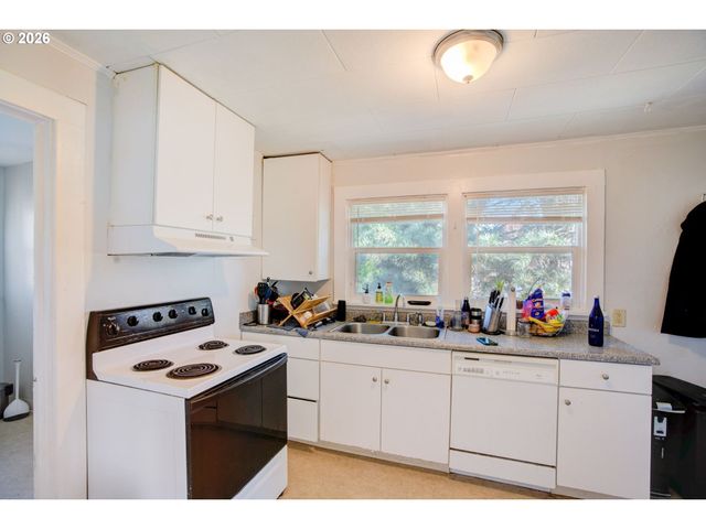 3951 Se HOLGATE Blvd, Portland, OR 97202