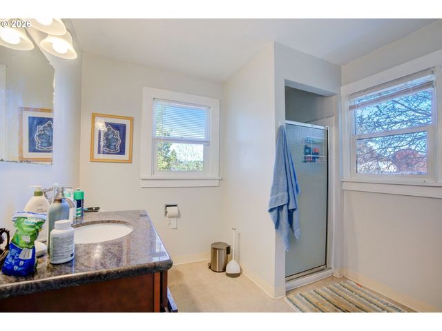 3951 Se HOLGATE Blvd, Portland, OR 97202