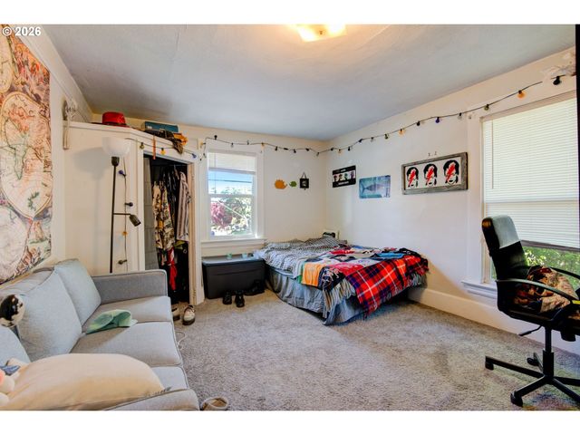 3951 Se HOLGATE Blvd, Portland, OR 97202