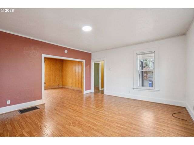 3951 Se HOLGATE Blvd, Portland, OR 97202