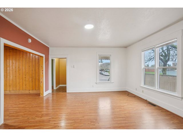 3951 Se HOLGATE Blvd, Portland, OR 97202