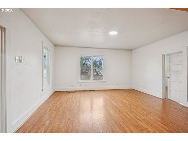 3951 Se HOLGATE Blvd, Portland, OR 97202