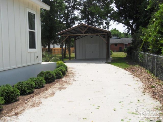 3003 E Blount St, Pensacola, FL 32503