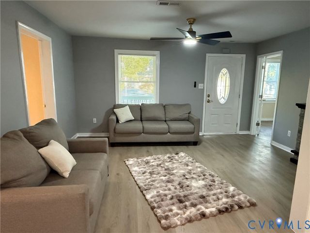 204 S Mesa Dr, Hopewell, VA 23860