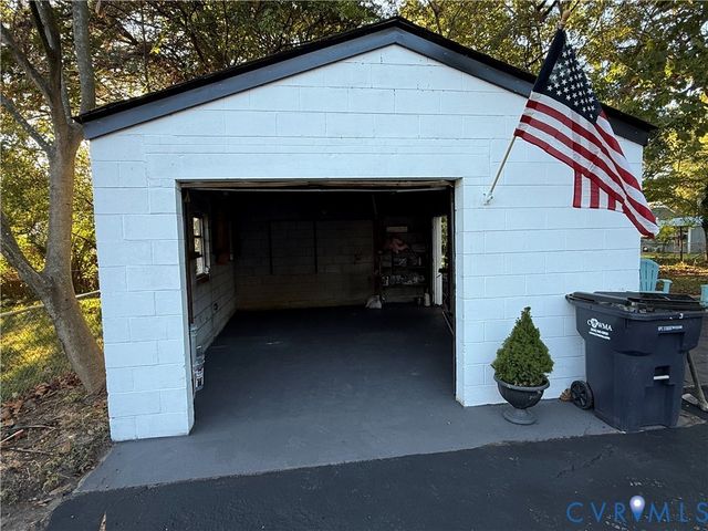 204 S Mesa Dr, Hopewell, VA 23860