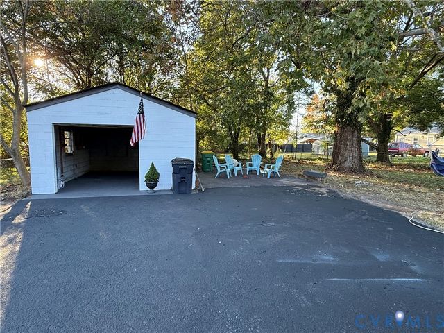 204 S Mesa Dr, Hopewell, VA 23860