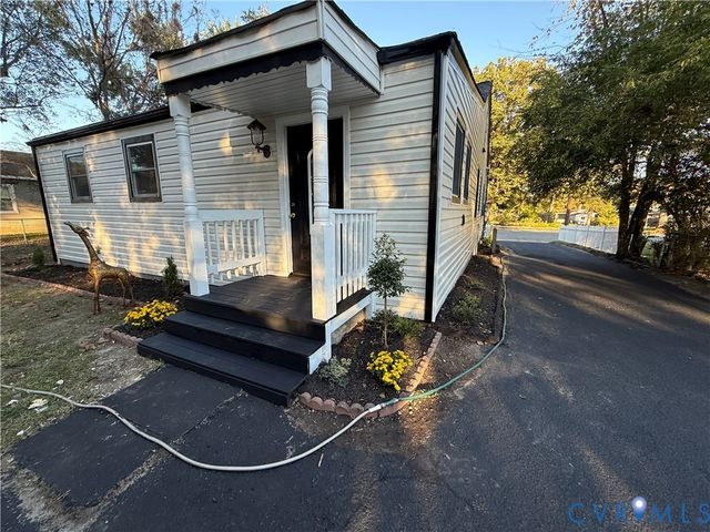 204 S Mesa Dr, Hopewell, VA 23860