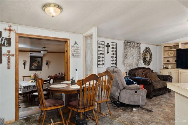 14 W 4th Street N, Weslaco, TX 78596