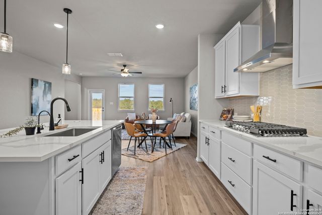 3457 Meteor Night, Converse, TX 78109