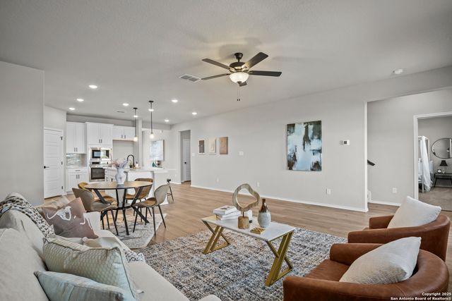 3457 Meteor Night, Converse, TX 78109