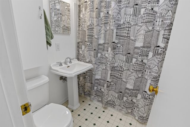 4108 Ardmore Road, Des Moines, IA 50310