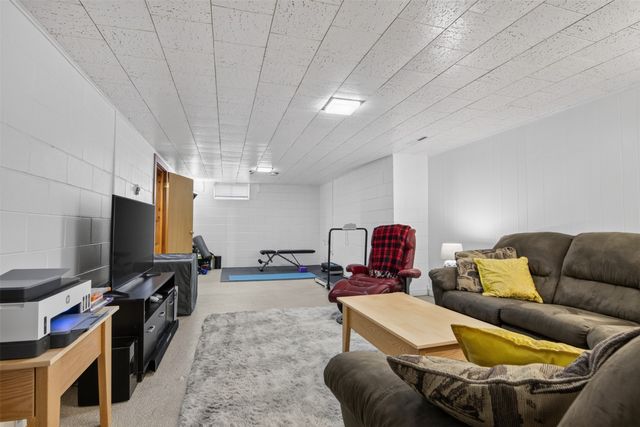 4108 Ardmore Road, Des Moines, IA 50310