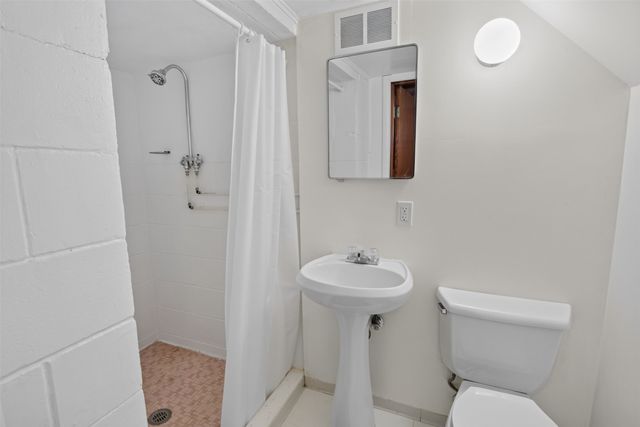 4108 Ardmore Road, Des Moines, IA 50310