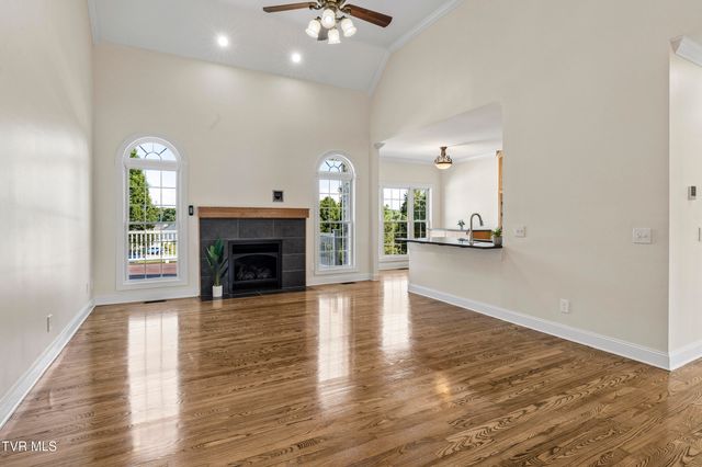 406 Grovemont Place, Piney Flats, TN 37686