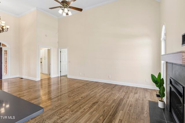 406 Grovemont Place, Piney Flats, TN 37686