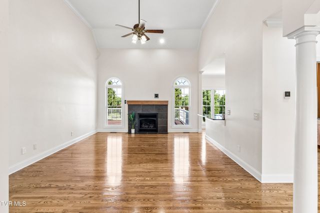 406 Grovemont Place, Piney Flats, TN 37686
