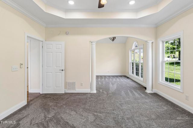 406 Grovemont Place, Piney Flats, TN 37686