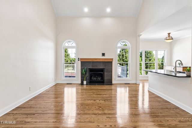 406 Grovemont Place, Piney Flats, TN 37686