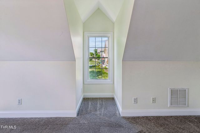 406 Grovemont Place, Piney Flats, TN 37686