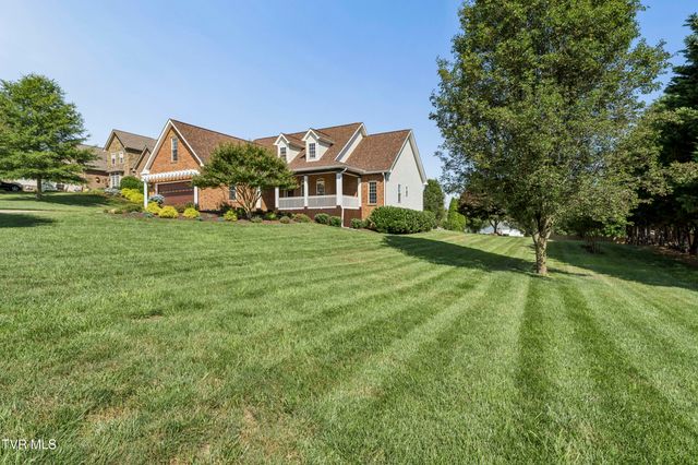 406 Grovemont Place, Piney Flats, TN 37686