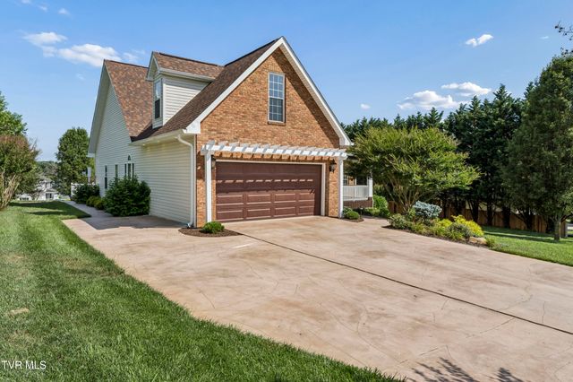 406 Grovemont Place, Piney Flats, TN 37686