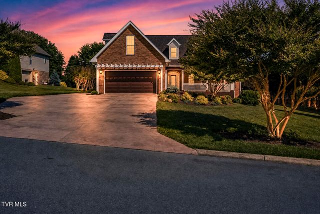 406 Grovemont Place, Piney Flats, TN 37686
