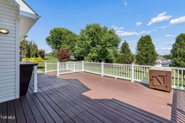 406 Grovemont Place, Piney Flats, TN 37686