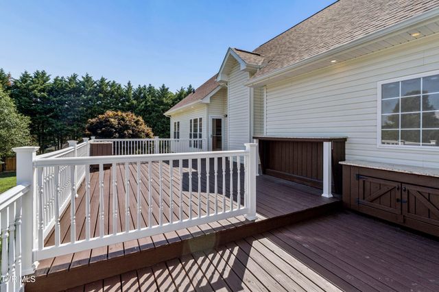 406 Grovemont Place, Piney Flats, TN 37686