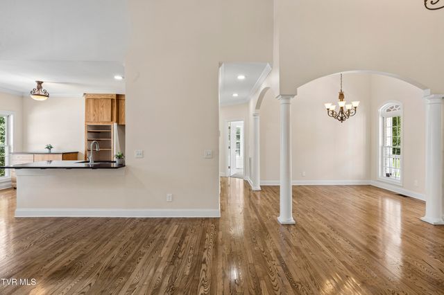 406 Grovemont Place, Piney Flats, TN 37686