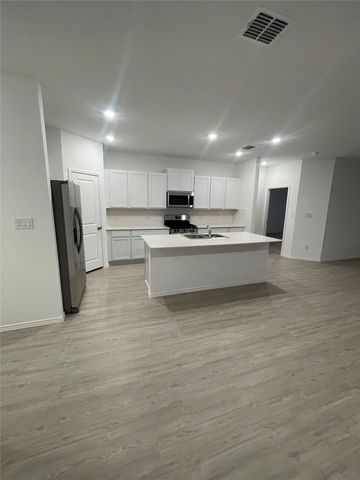 169 Sormonne LOOP, Kyle, TX 78640