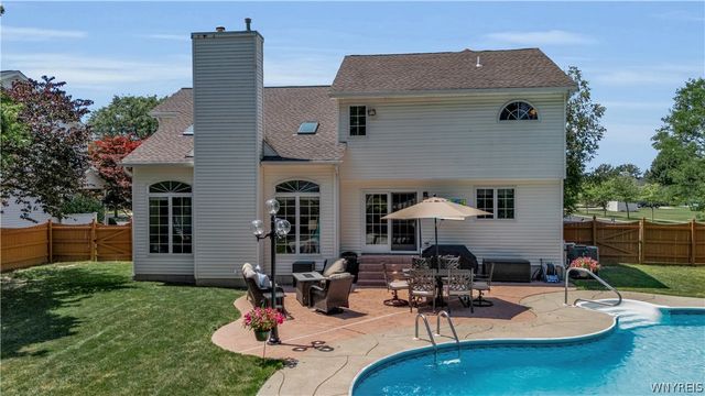75 Michael's Walk, Lancaster, NY 14086