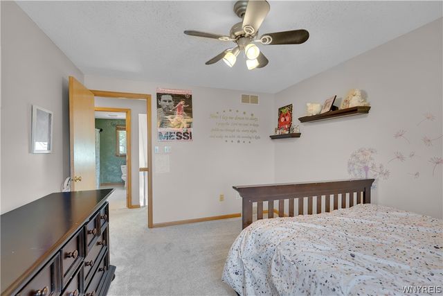 75 Michael's Walk, Lancaster, NY 14086