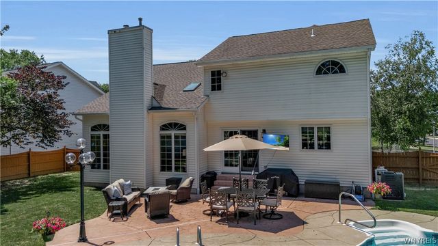 75 Michael's Walk, Lancaster, NY 14086