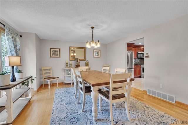 75 Michael's Walk, Lancaster, NY 14086