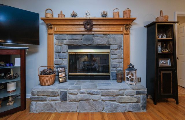 228 FAIRWAY CIR, Cross Junction, VA 22625