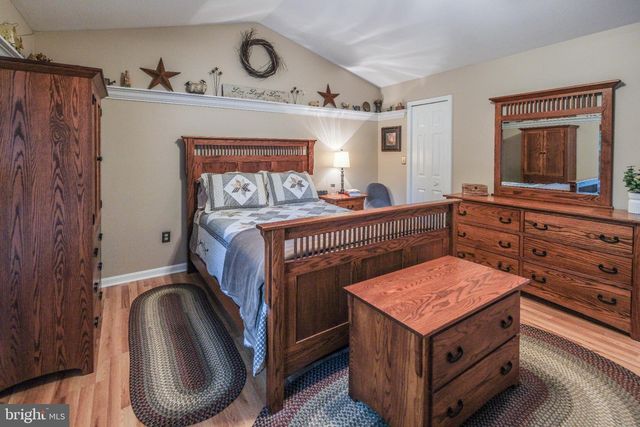 228 FAIRWAY CIR, Cross Junction, VA 22625