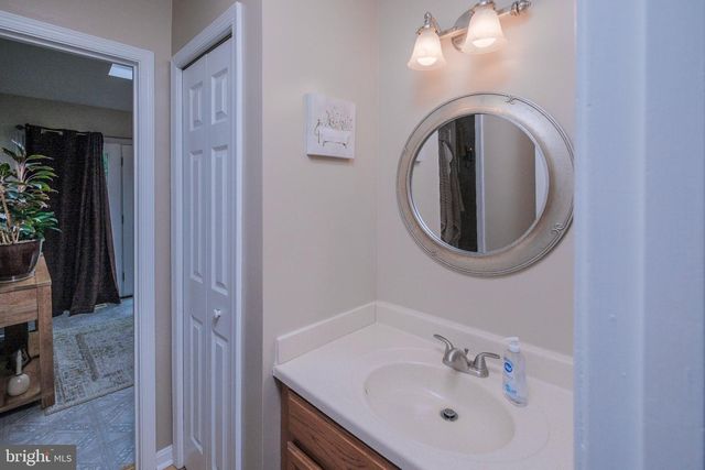 228 FAIRWAY CIR, Cross Junction, VA 22625