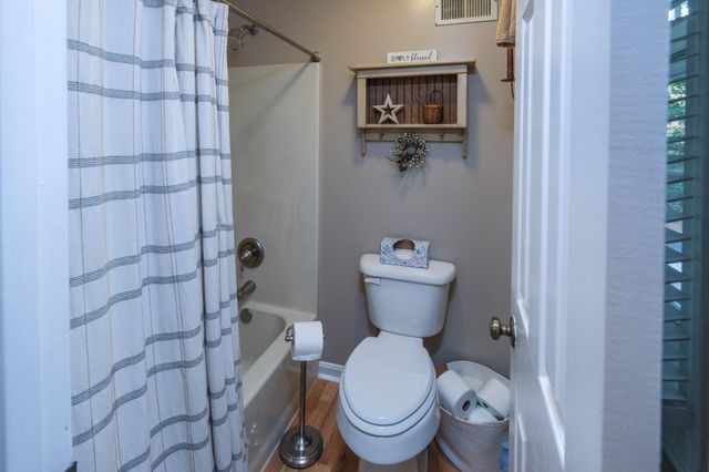 228 FAIRWAY CIR, Cross Junction, VA 22625