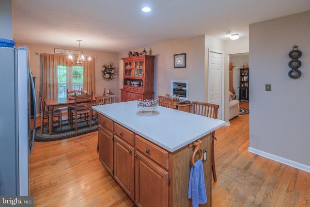 228 FAIRWAY CIR, Cross Junction, VA 22625