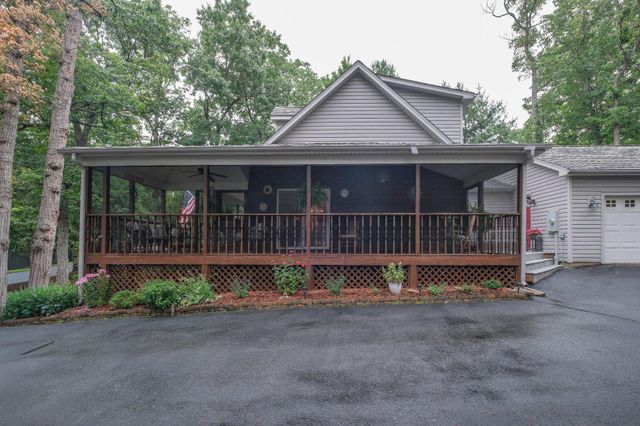 228 FAIRWAY CIR, Cross Junction, VA 22625