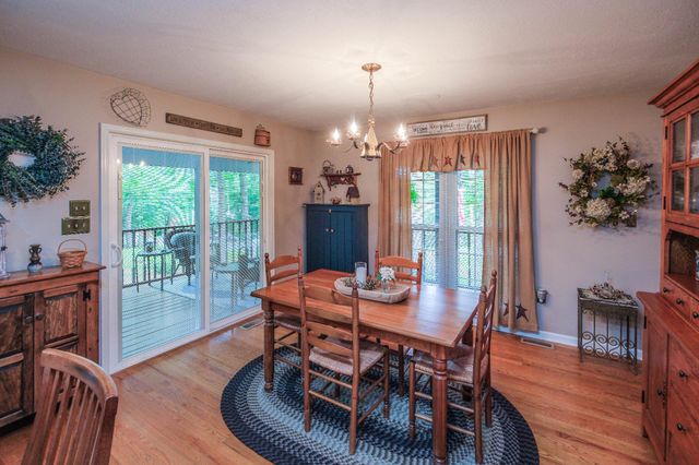 228 FAIRWAY CIR, Cross Junction, VA 22625