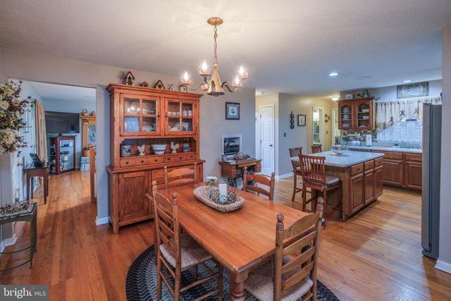 228 FAIRWAY CIR, Cross Junction, VA 22625