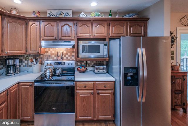 228 FAIRWAY CIR, Cross Junction, VA 22625