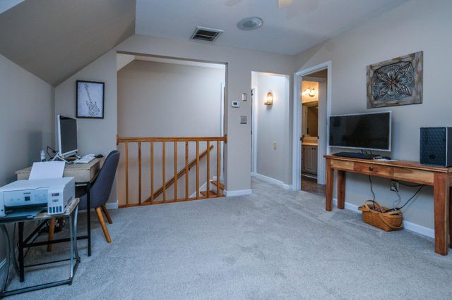 228 FAIRWAY CIR, Cross Junction, VA 22625