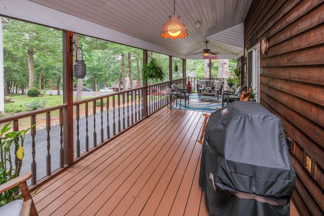 228 FAIRWAY CIR, Cross Junction, VA 22625