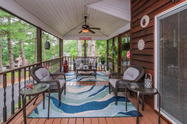 228 FAIRWAY CIR, Cross Junction, VA 22625