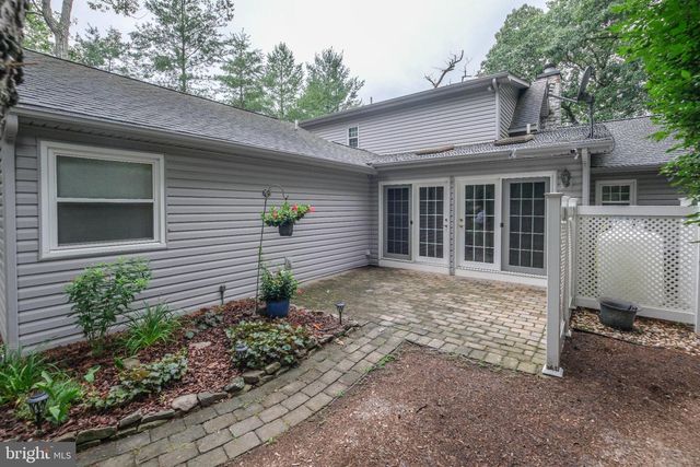 228 FAIRWAY CIR, Cross Junction, VA 22625