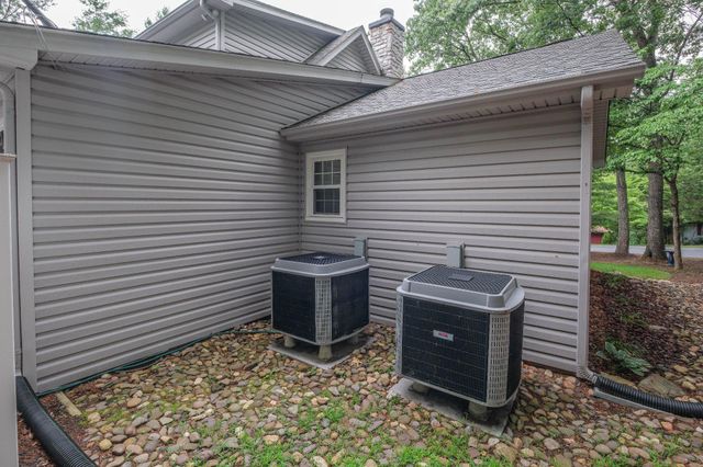228 FAIRWAY CIR, Cross Junction, VA 22625