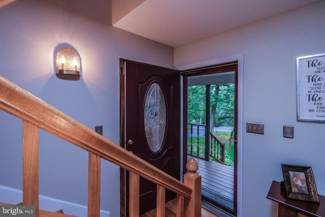 228 FAIRWAY CIR, Cross Junction, VA 22625