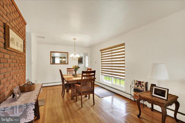 56 BRENNER ST, Millersville, PA 17551